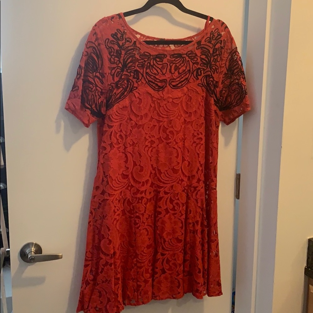 Flirty Boho Free People lace/appliqué dress